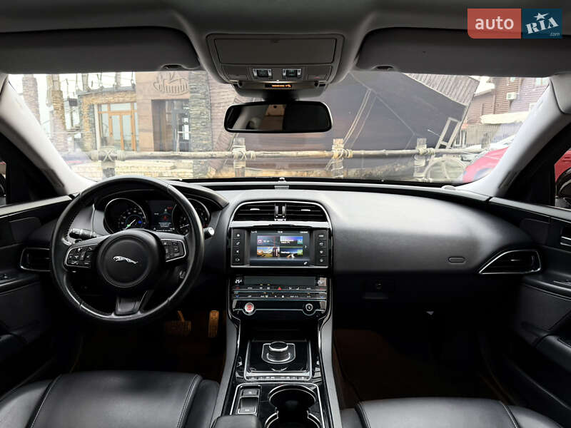 Седан Jaguar XE 2016 в Одесі фото 31 Седан Jaguar XE 2016 в Одесі