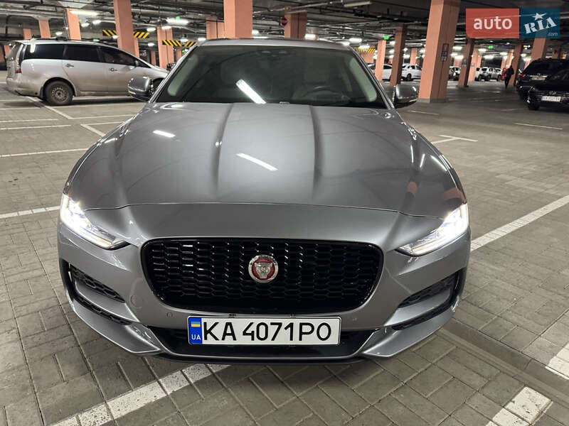 Jaguar XE 2020