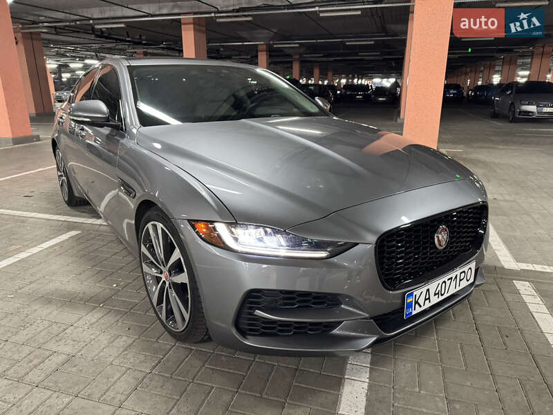 Седан Jaguar XE 2020 в Киеве