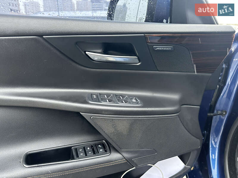 Седан Jaguar XE 2016 в Киеве фото 12 Седан Jaguar XE 2016 в Киеве