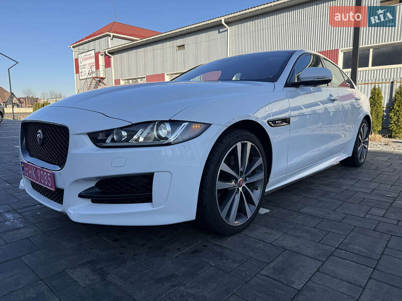 Jaguar XE 2019