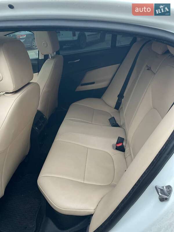 Седан Jaguar XE 2016 в Одессе фото 22 Седан Jaguar XE 2016 в Одессе