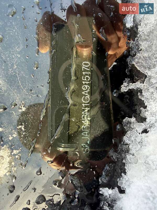 Седан Jaguar XE 2015 в Львове