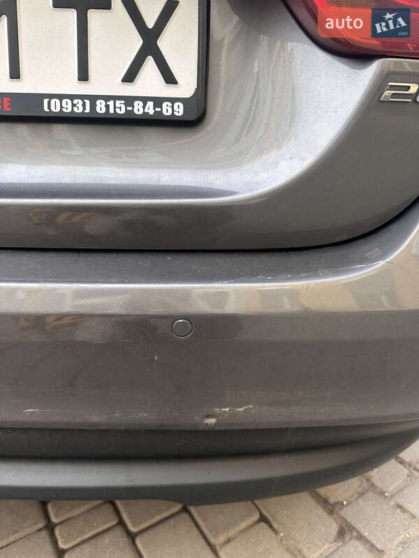 Седан Jaguar XE 2015 в Одесі