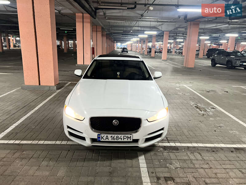 Седан Jaguar XE 2016 в Киеве фото 3 Седан Jaguar XE 2016 в Киеве