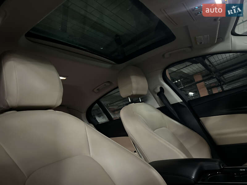 Седан Jaguar XE 2016 в Киеве фото 19 Седан Jaguar XE 2016 в Киеве