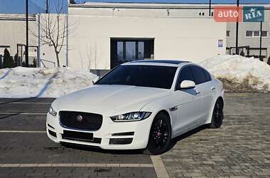 Седан Jaguar XE 2018 в Мукачевому