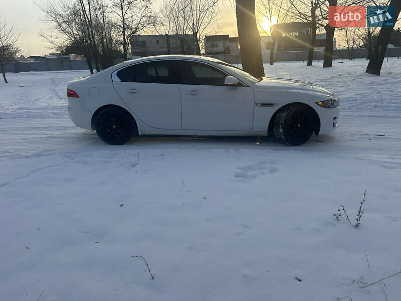 Седан Jaguar XE 2016 в Днепре