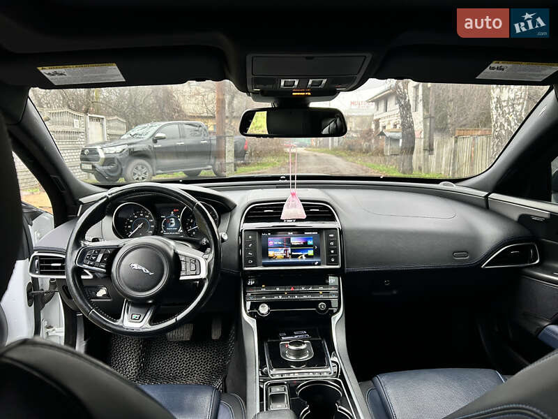Седан Jaguar XE 2017 в Чернигове фото 14 Седан Jaguar XE 2017 в Чернигове