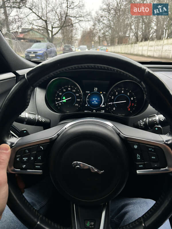 Седан Jaguar XE 2017 в Чернигове фото 22 Седан Jaguar XE 2017 в Чернигове