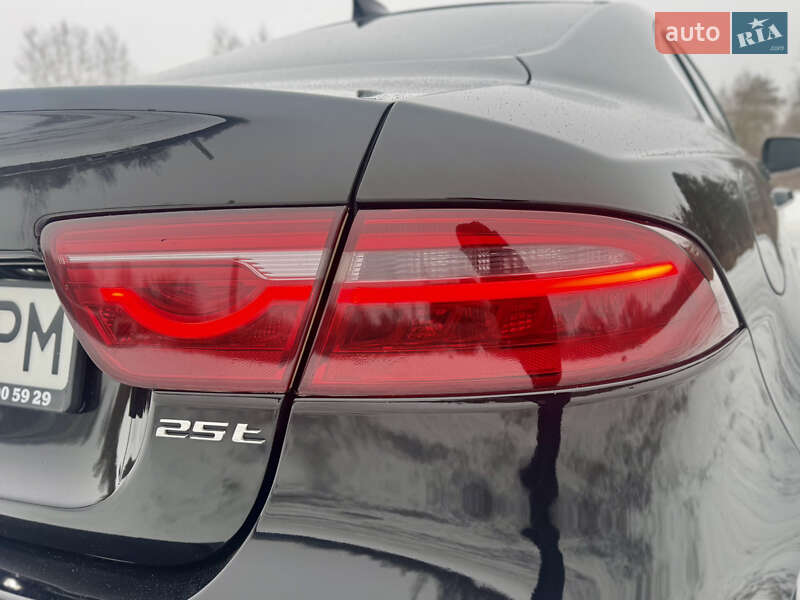 Седан Jaguar XE 2016 в Новояворовске фото 17 Седан Jaguar XE 2016 в Новояворовске