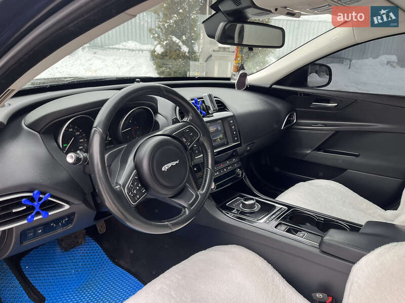 Седан Jaguar XE 2016 в Ивано-Франковске фото 46 Седан Jaguar XE 2016 в Ивано-Франковске