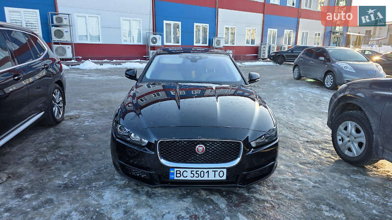 Jaguar XE 2016