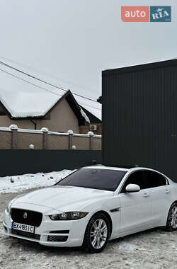 Седан Jaguar XE 2016 в Ивано-Франковске