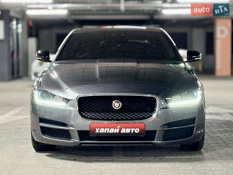 Седан Jaguar XE 2016 в Києві