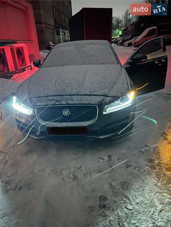 Седан Jaguar XE 2018 в Киеве фото Седан Jaguar XE 2018 в Киеве