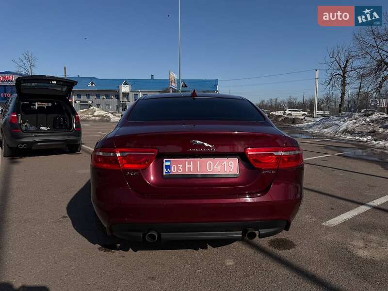 Седан Jaguar XE 2017 в Житомирі