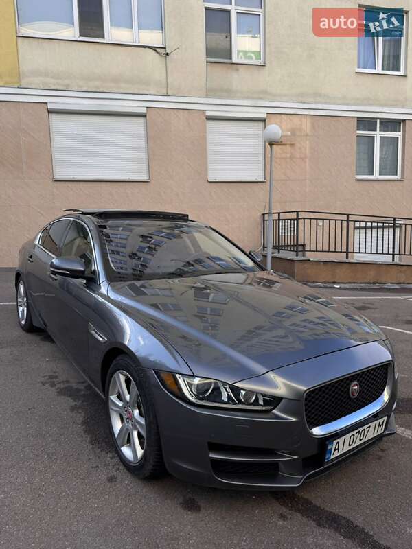 Седан Jaguar XE 2016 в Киеве