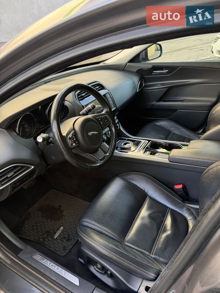 Седан Jaguar XE 2016 в Киеве