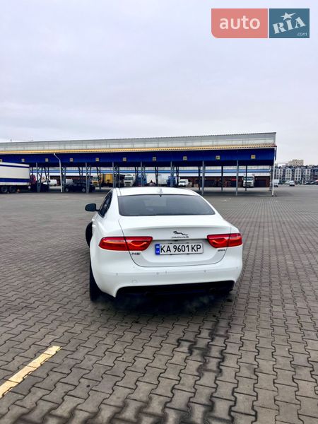 Седан Jaguar XE 2016 в Одесі