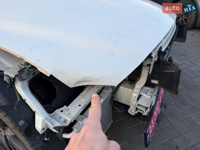 Седан Jaguar XE 2018 в Луцке