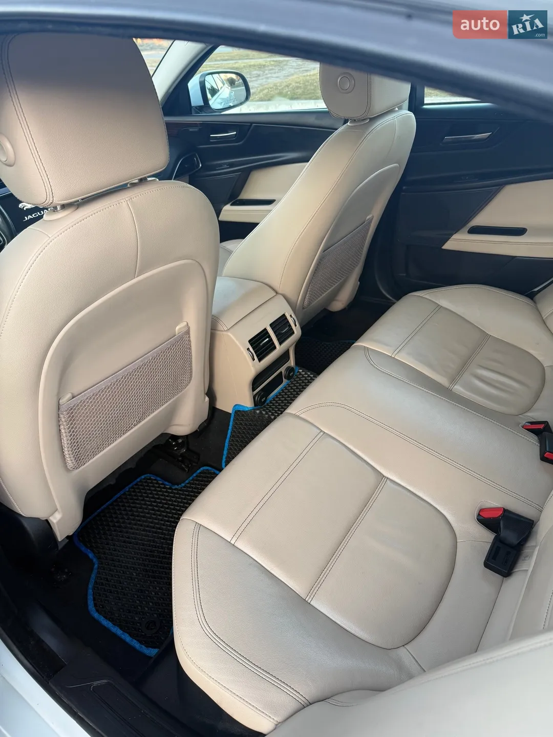 2016 Jaguar XE - мініатюра 15