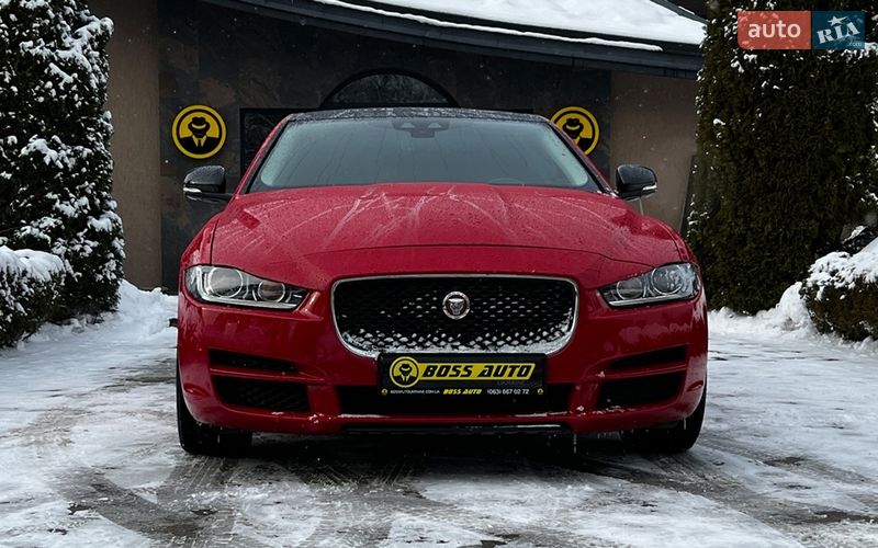 Седан Jaguar XE 2018 в Львове