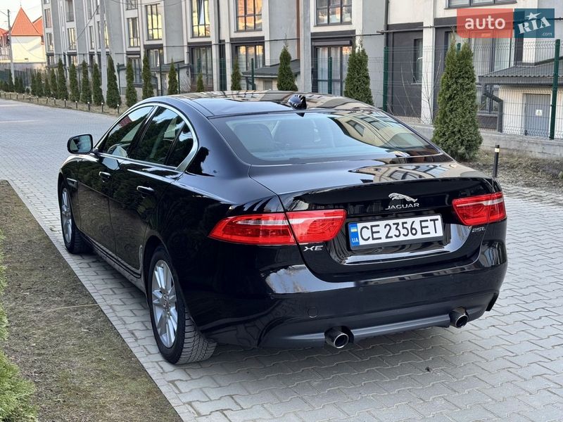 Седан Jaguar XE 2016 в Черновцах