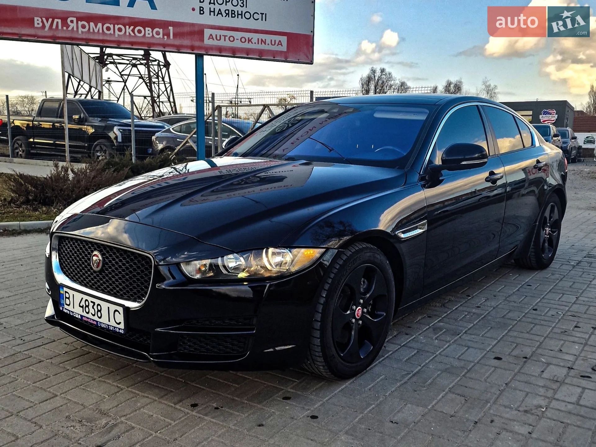 2016 Jaguar XE - фото 1