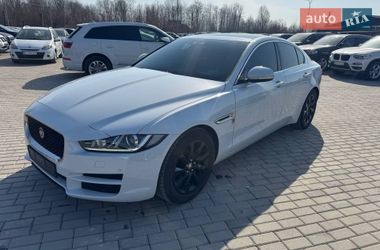 Седан Jaguar XE 2017 в Львове