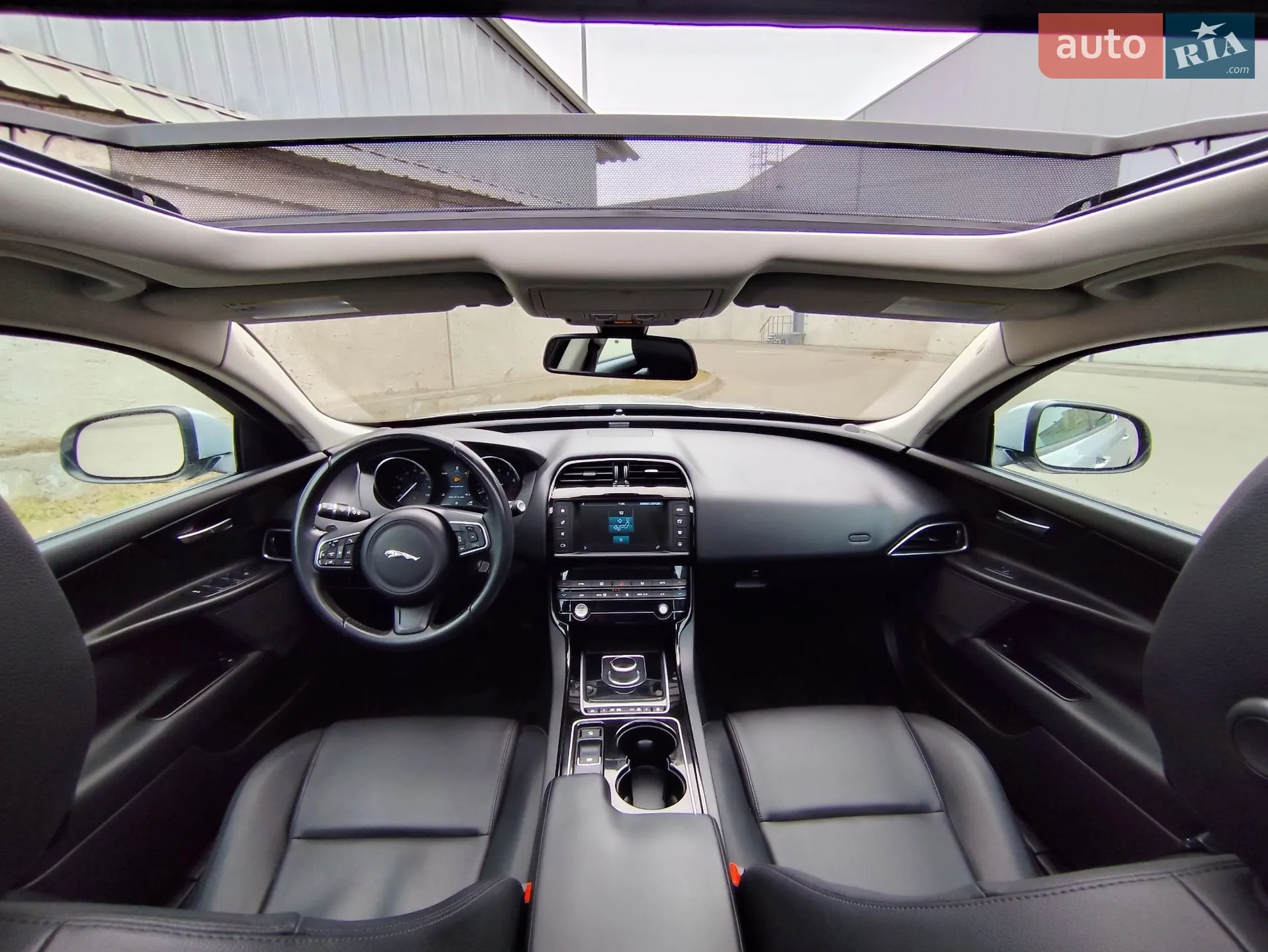 2016 Jaguar XE - мініатюра 18