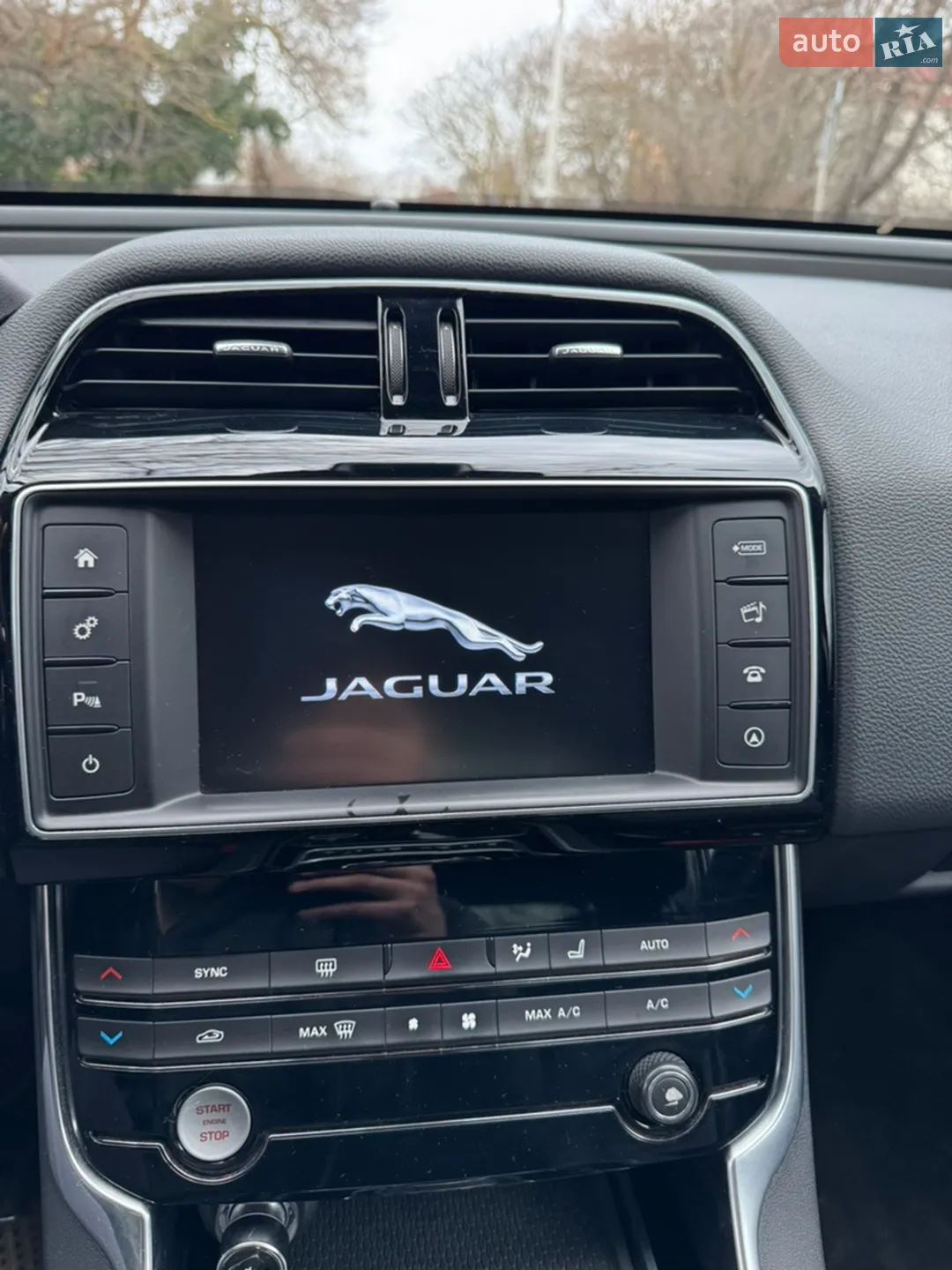 2015 Jaguar XE - мініатюра 28