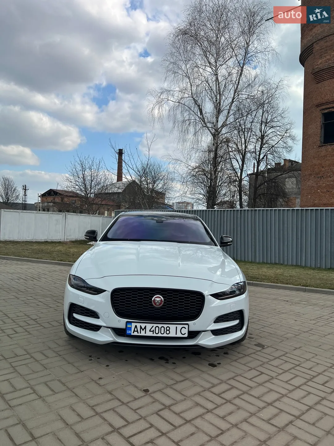 2019 Jaguar XE - мініатюра 3