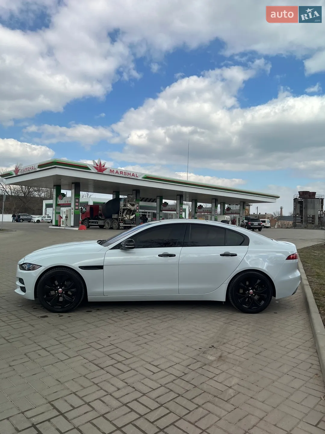 2019 Jaguar XE - мініатюра 8