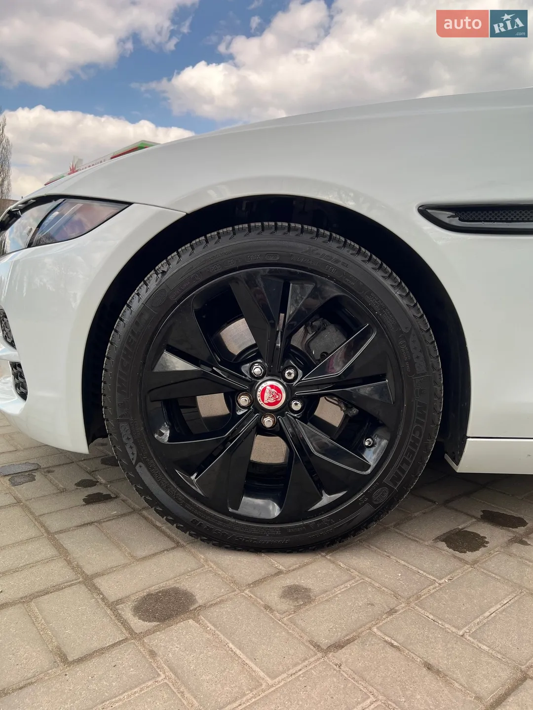 2019 Jaguar XE - мініатюра 15