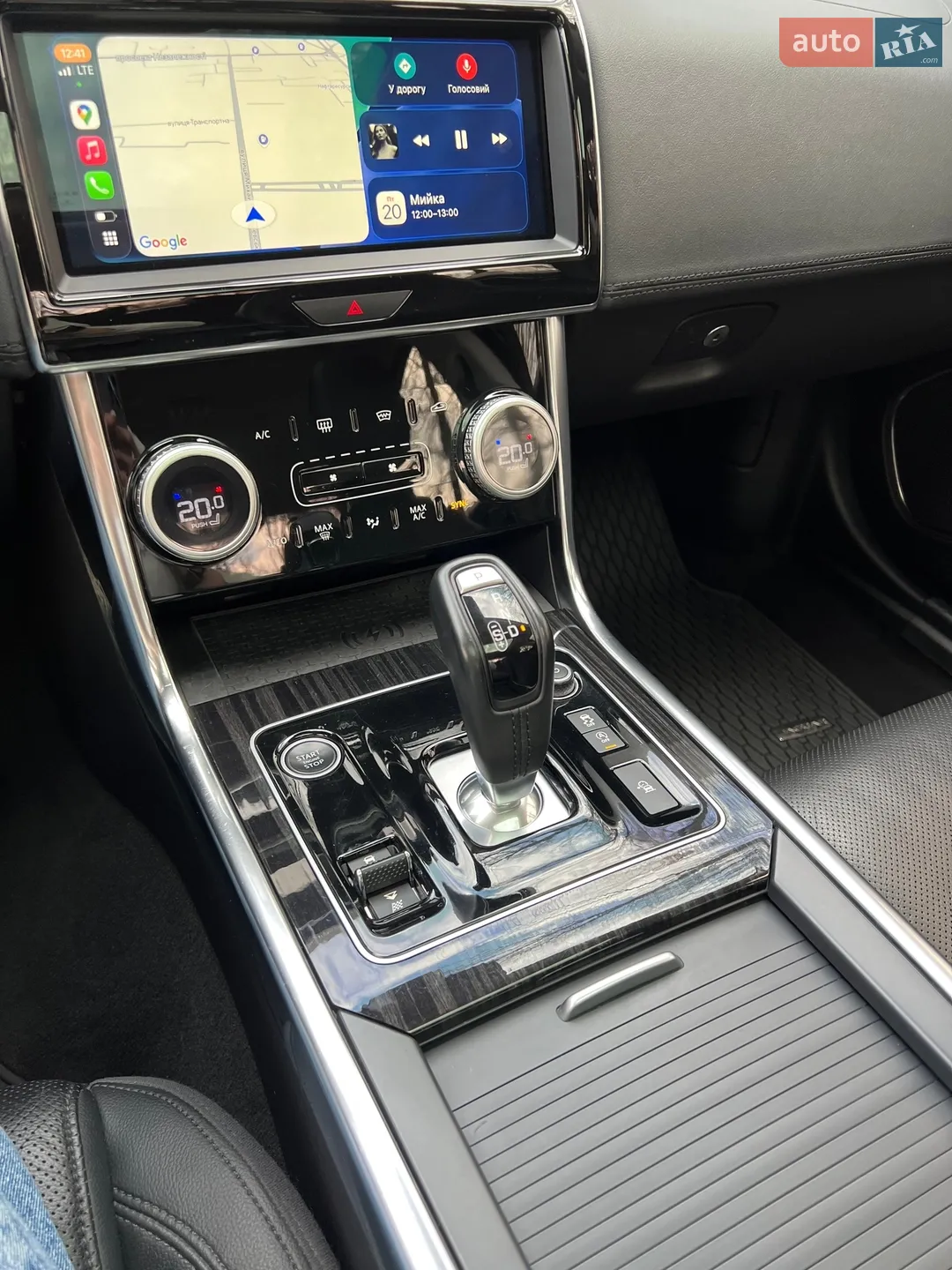2019 Jaguar XE - мініатюра 26
