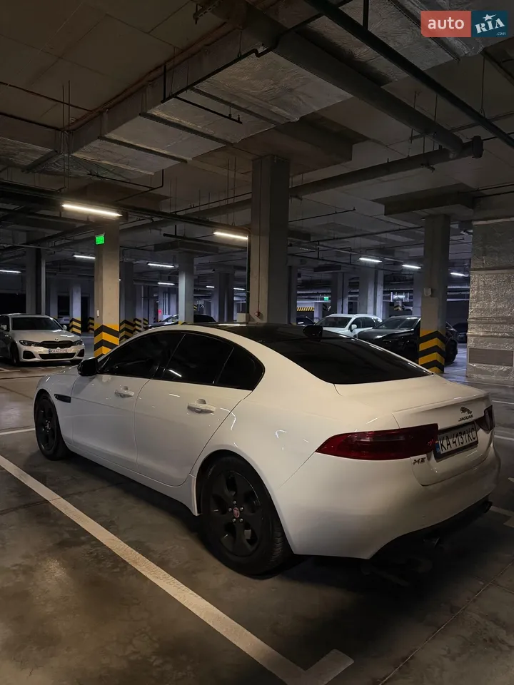 2018 Jaguar XE - мініатюра 13