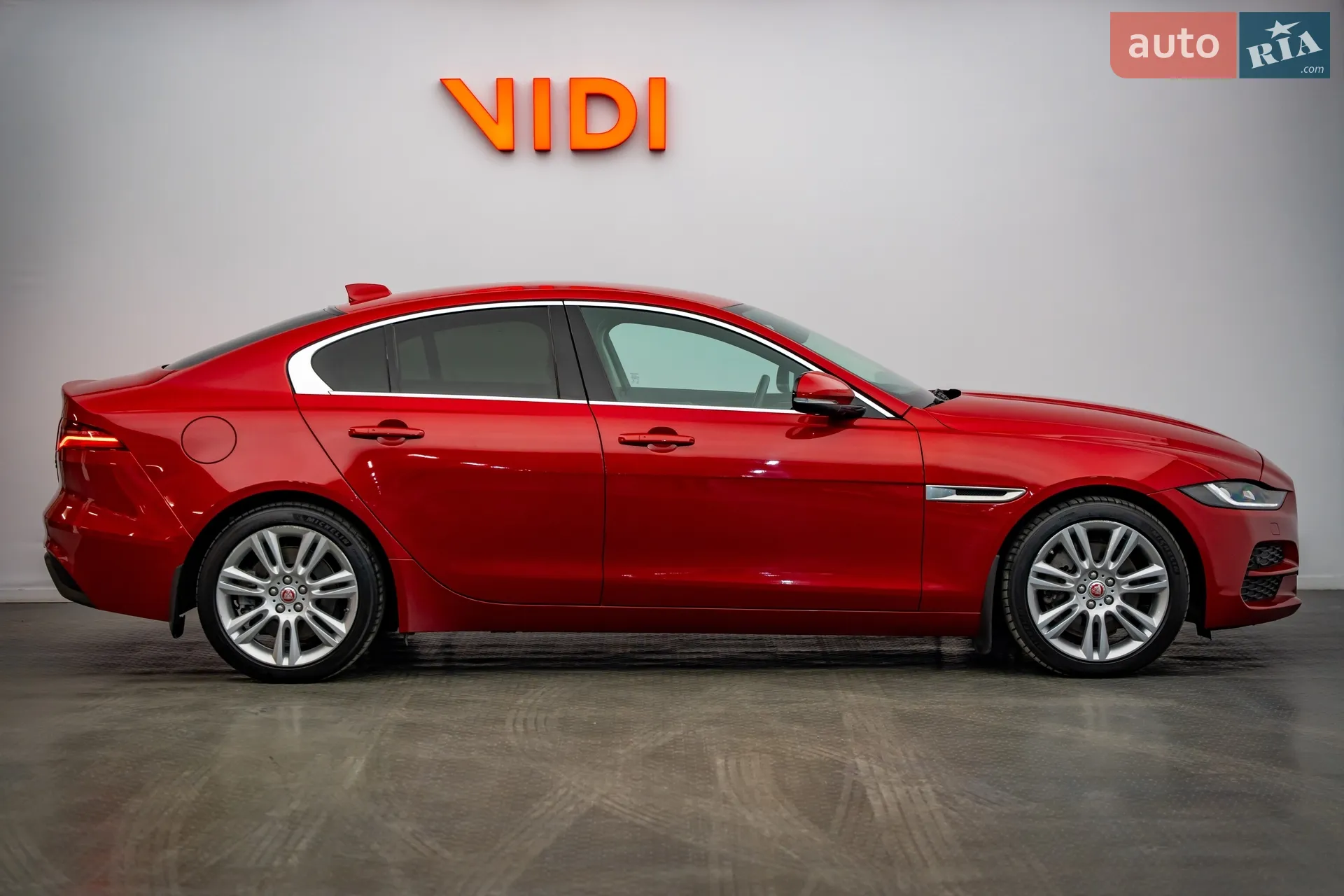 2020 Jaguar XE - мініатюра 3