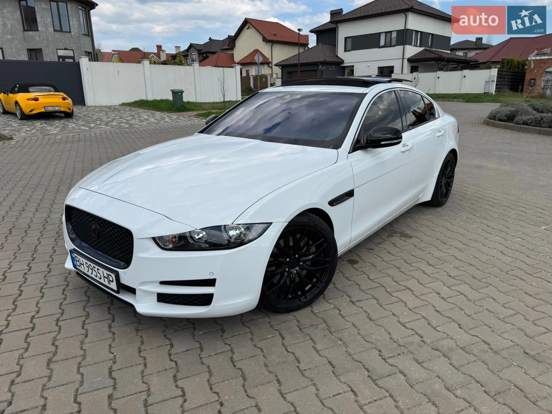2018 Jaguar XE - мініатюра 14