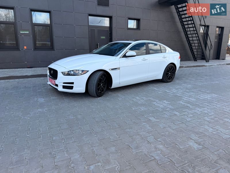 Седан Jaguar XE 2016 в Днепре
