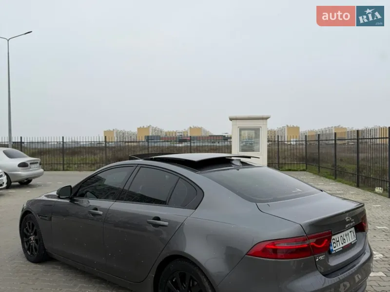 Jaguar XE