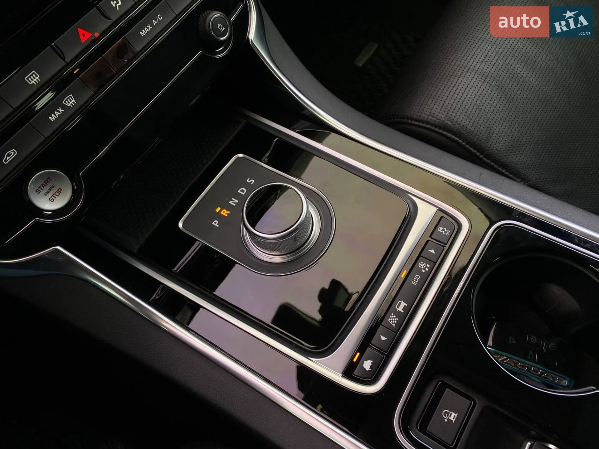 2015 Jaguar XE - мініатюра 21