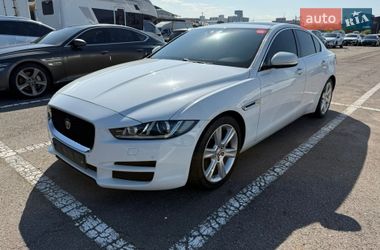 Седан Jaguar XE 2015 в Киеве