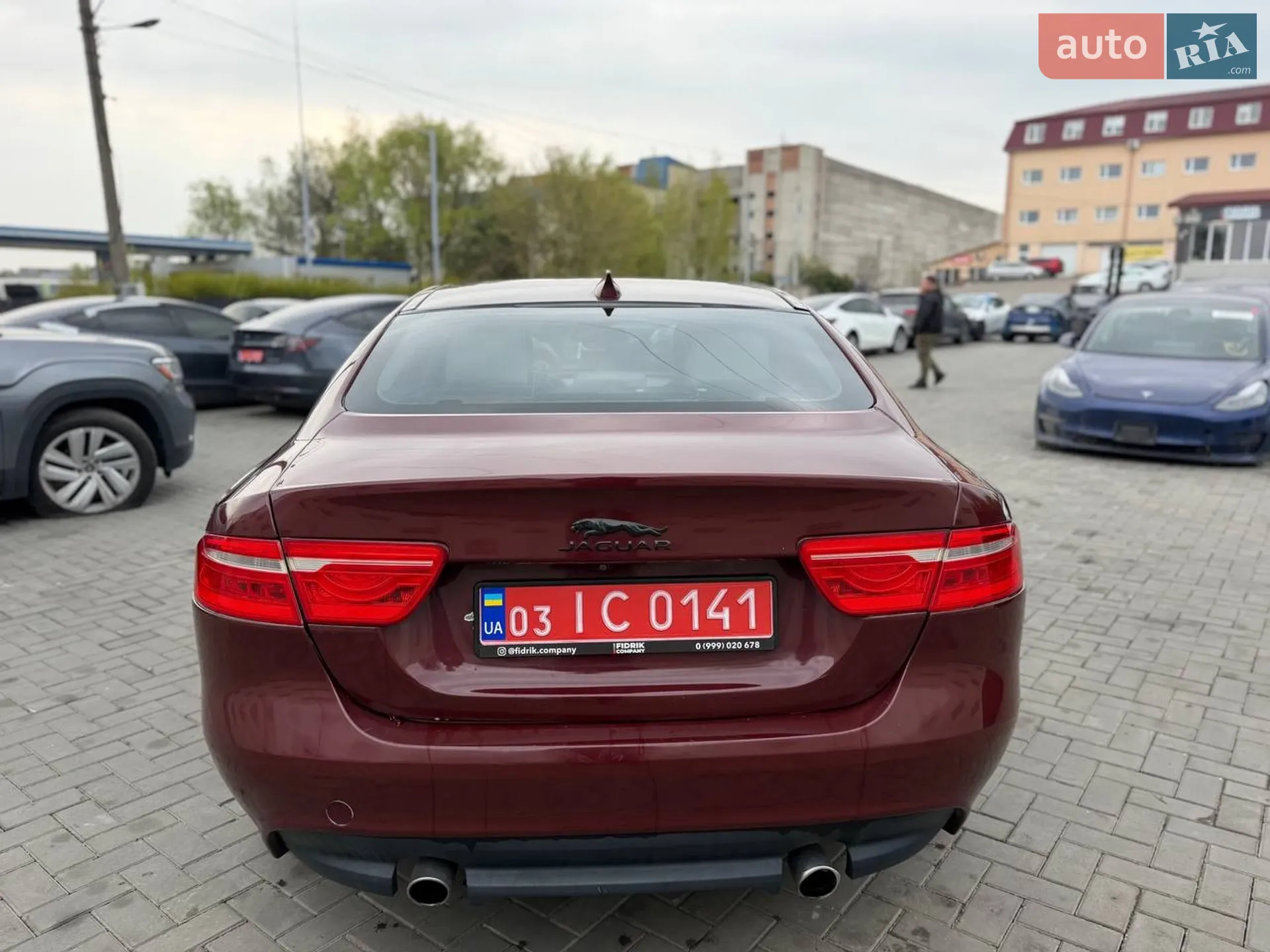 2016 Jaguar XE - мініатюра 4