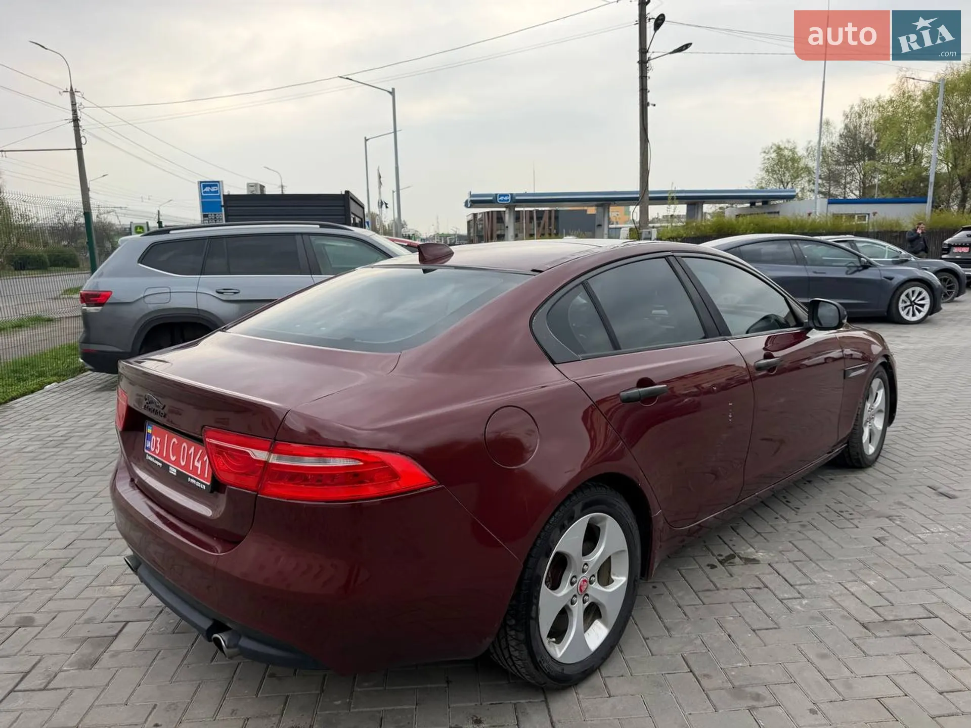 2016 Jaguar XE - мініатюра 3