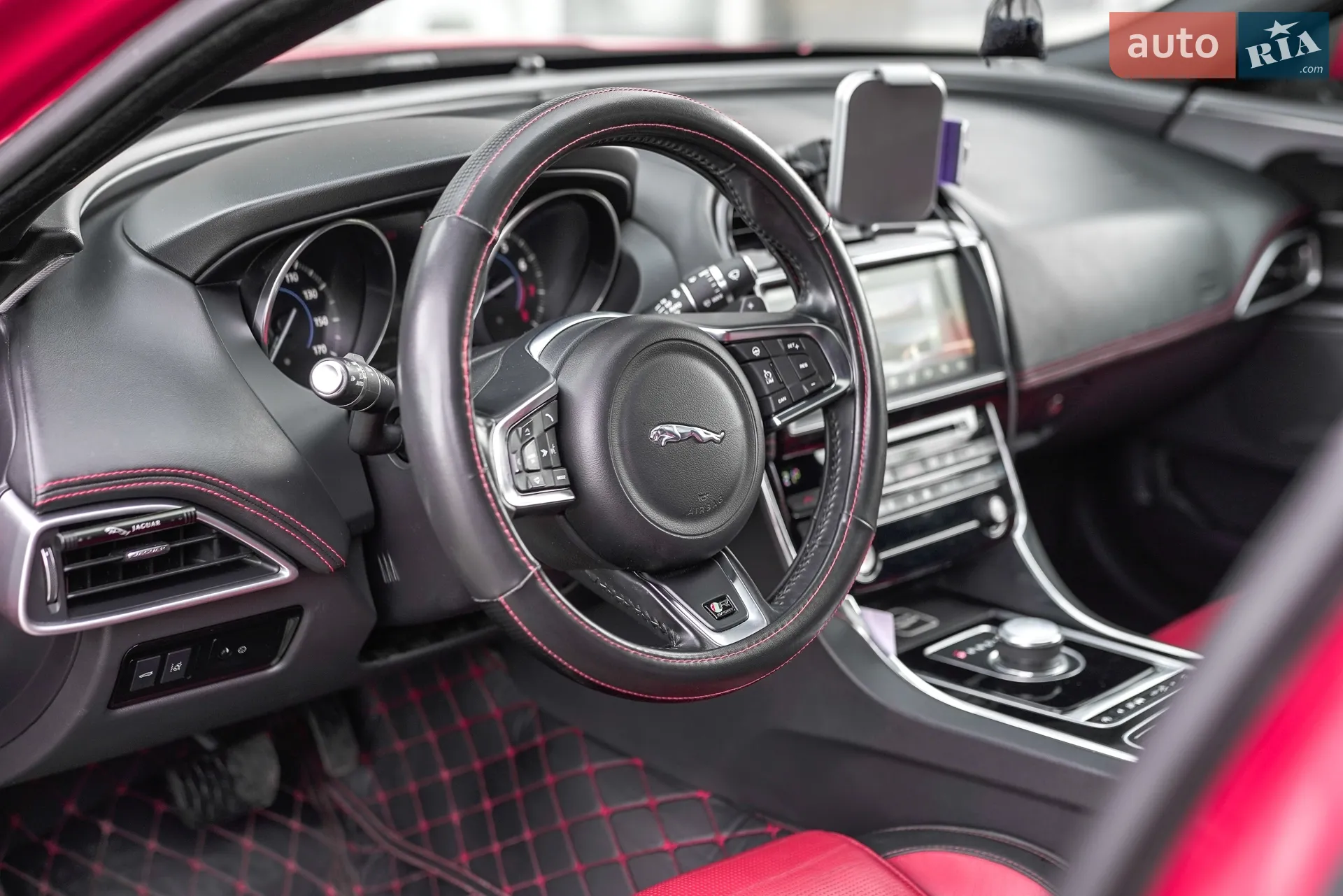 2016 Jaguar XE - мініатюра 8