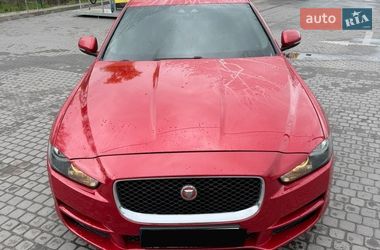 Седан Jaguar XE 2015 в Кам'янському