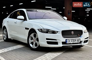 Седан Jaguar XE 2016 в Києві