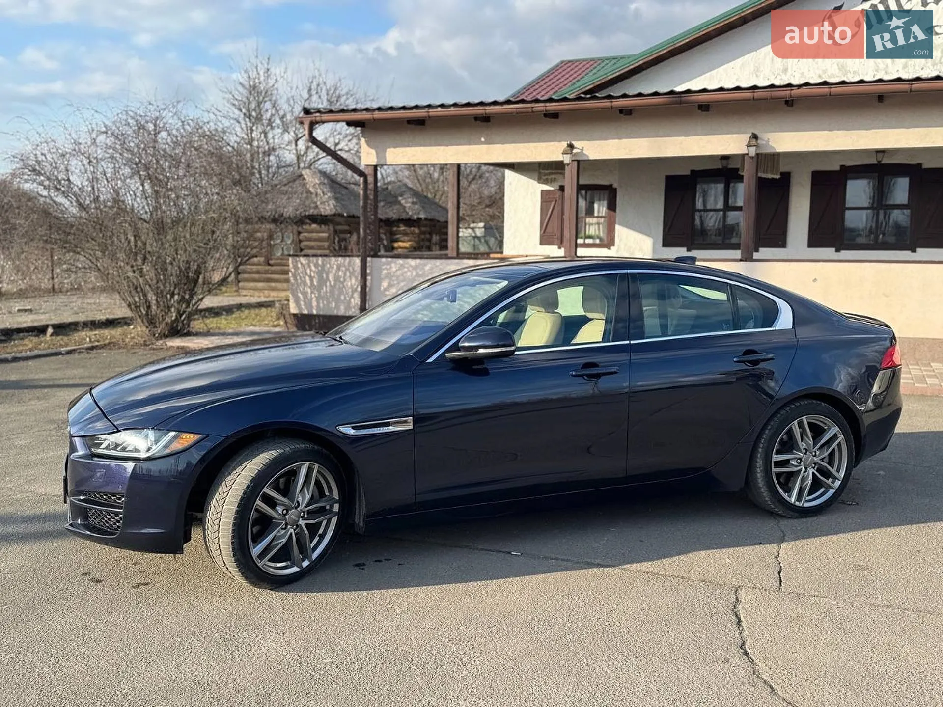 2016 Jaguar XE - мініатюра 12
