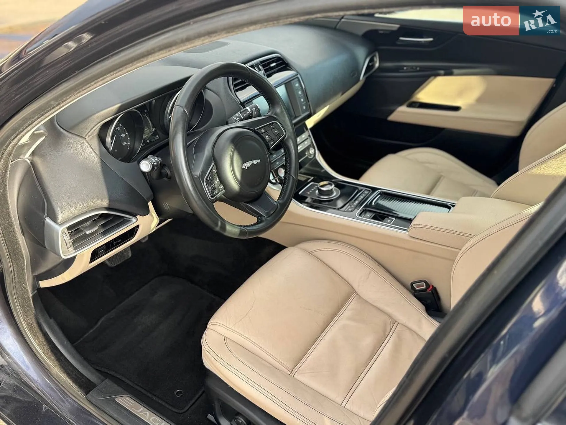 2016 Jaguar XE - мініатюра 27